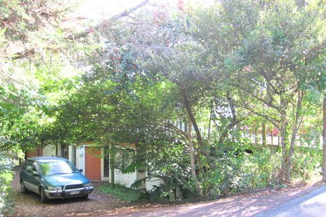 Photo of property in 996 East Coast Road, Northcross, Auckland, 0630