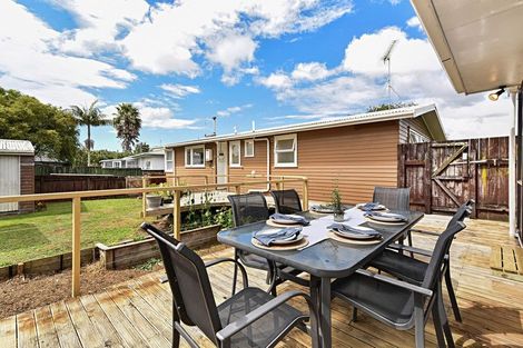 Photo of property in 10 Lomas Place, Manurewa, Auckland, 2102