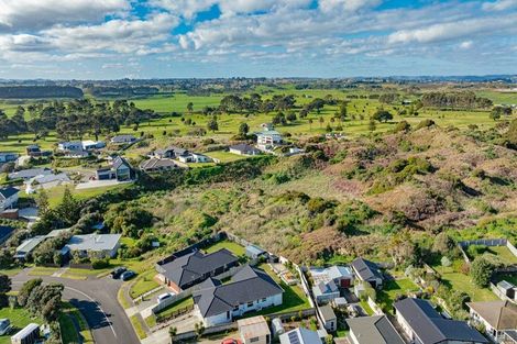 Photo of property in 47 Golf Vue Place, Castlecliff, Wanganui, 4501