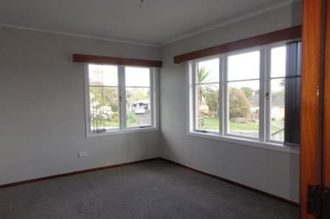 Photo of property in 11 Essex Street, Te Atatu South, Auckland, 0610