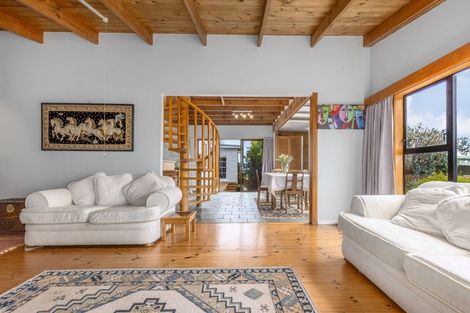 Photo of property in 5 Miro Road, Raumati South, Paraparaumu, 5032