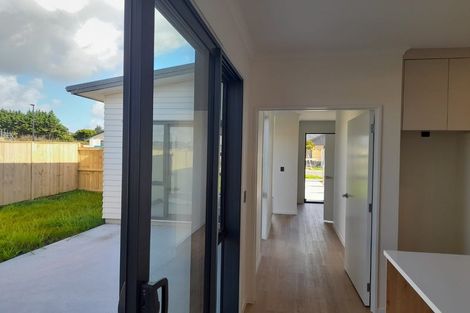 Photo of property in 10 Kenehi Road, Karaka, 2124