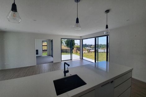 Photo of property in 2 Western Rise, Hurworth, New Plymouth, 4310