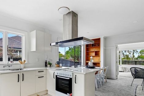 Photo of property in 1/170 Main North Road, Redwood, Christchurch, 8051