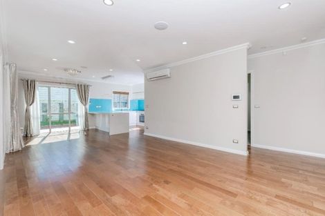 Photo of property in 436 East Coast Road, Windsor Park, Auckland, 0630