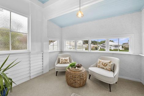 Photo of property in 17 Barrett Street, Westown, New Plymouth, 4310