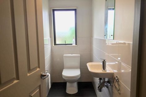 Photo of property in 18 Stottholm Road, Titirangi, Auckland, 0604