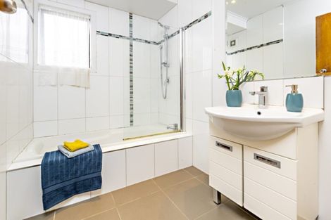 Photo of property in 1 Healy Road, Manurewa, Auckland, 2102