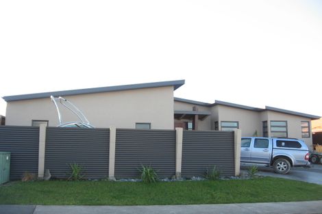 Photo of property in 33 Bramley Drive, Rototuna, Hamilton, 3210