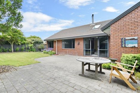 Photo of property in 17 Windsor Court, Rangiora, 7400
