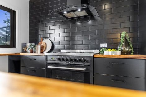 Photo of property in 28 Puhirake Crescent, Pyes Pa, Tauranga, 3112