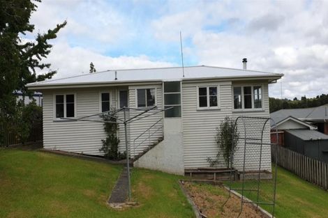 Photo of property in 74 Hurndall Street East, Maungaturoto, 0520
