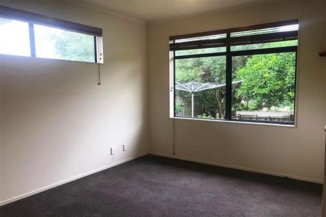 Photo of property in 17 Medallion Drive, Oteha, Auckland, 0632