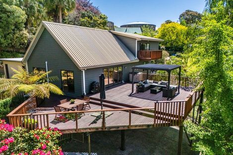 Photo of property in 82 Tauroa Road, Havelock North, 4130