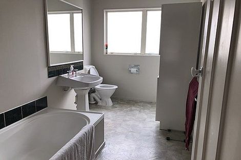 Photo of property in 51 Great South Road, Papakura, 2110