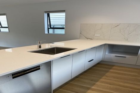 Photo of property in 32d Potter Avenue, Northcote, Auckland, 0627