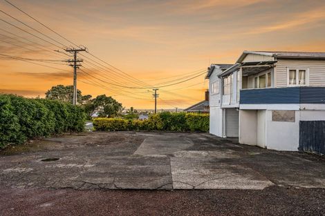 Photo of property in 72 Don Buck Road, Massey, Auckland, 0614