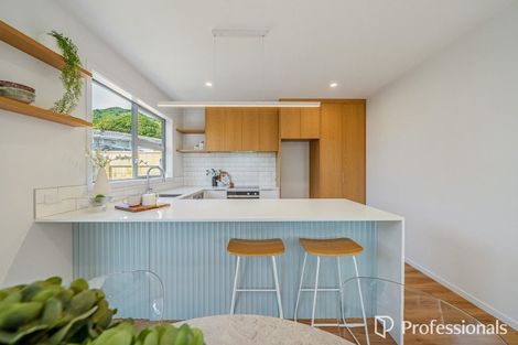 Photo of property in 9b Seddon Street, Waikanae, 5036