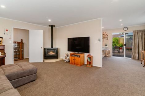 Photo of property in 24 Tawavale Street, Pukehangi, Rotorua, 3015