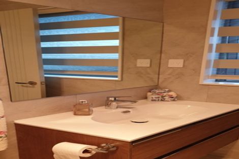 Photo of property in 4 Kauri Grove Drive, Kumeu, 0810