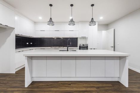 Photo of property in 8 Taraire Place, Orewa, 0931