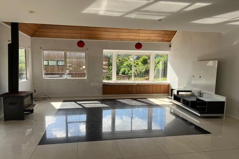 Photo of property in 2/20 Rambler Crescent, Beach Haven, Auckland, 0626