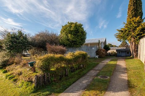 Photo of property in 2 Sequoia Crescent, Owhata, Rotorua, 3010