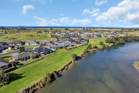 Photo of property in 10 Pukeko Street, Ruakaka, 0116