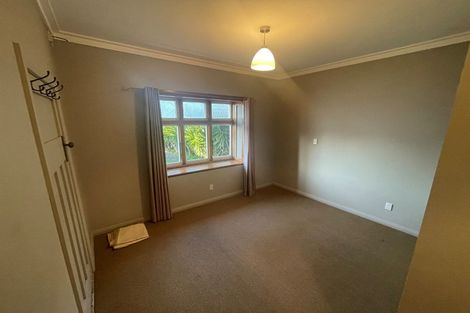 Photo of property in 40 Waiwaka Terrace, Strandon, New Plymouth, 4312