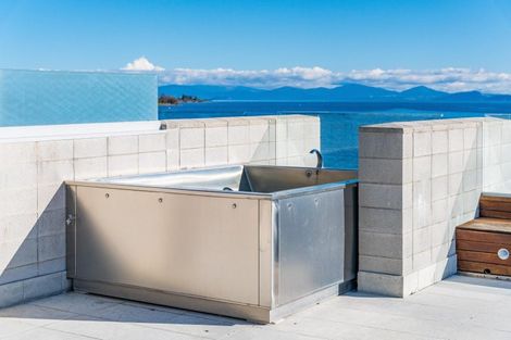 Photo of property in 225 Lake Terrace, Waipahihi, Taupo, 3330