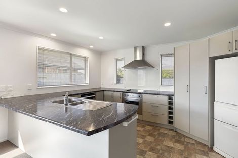 Photo of property in 16 Orlando Way, Kelvin Grove, Palmerston North, 4414