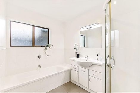 Photo of property in 1/12a Rossmore Terrace, Murrays Bay, Auckland, 0630