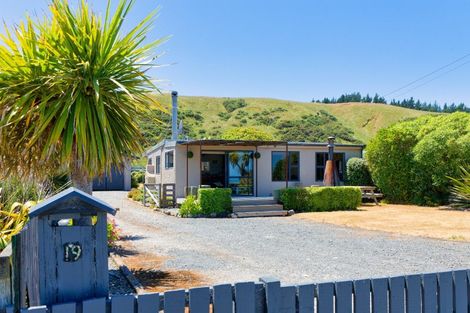 Photo of property in 19 South Bay Parade, South Bay, Kaikoura, 7300