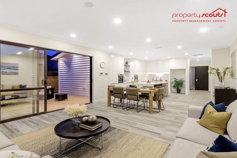 Photo of property in 19 Syd Grant Crescent, Orewa, 0931