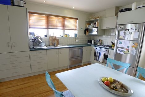 Photo of property in 1/50 Sylvan Avenue, Northcote, Auckland, 0627