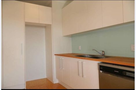 Photo of property in 36 Sohlue Place, Oteha, Auckland, 0632