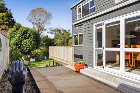Photo of property in 21 Nikau Street, Inglewood, 4330
