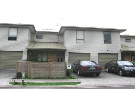 Photo of property in 25 Verdale Circle, Glen Eden, Auckland, 0602