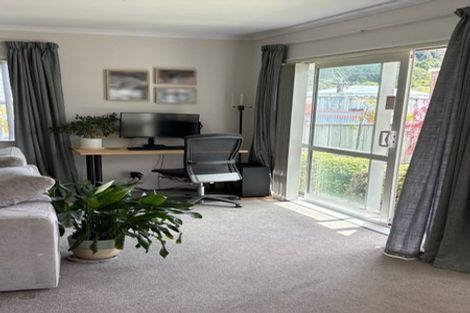 Photo of property in 2/77 Main Road, Wainuiomata, Lower Hutt, 5014