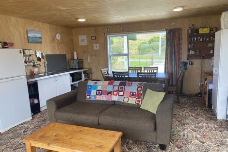 Photo of property in 11 Carrickfergus Street, Waikawa, Tokanui, 9884