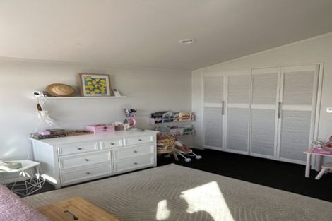 Photo of property in 8 Countess Close, Maupuia, Wellington, 6022