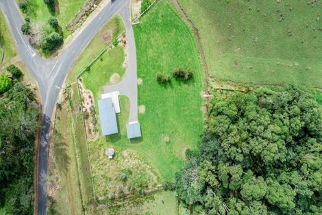 Photo of property in 17 Wattle Bay Road, Manukau Heads, Waiuku, 2684