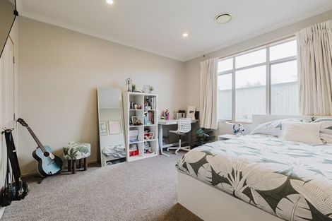 Photo of property in 15 Bouvardia Avenue, Milson, Palmerston North, 4414