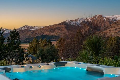 Photo of property in 3 Maude View Road, Hawea Flat, Wanaka, 9382