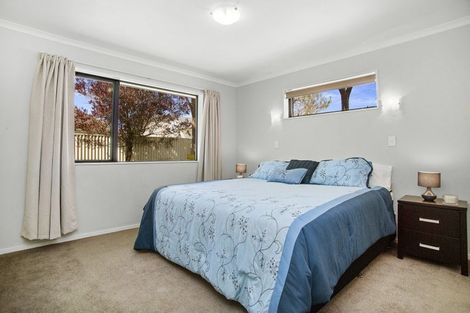 Photo of property in 3a Savage Crescent, Upper Hutt Central, Upper Hutt, 5018