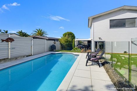 Photo of property in 57 John Dee Crescent, Red Beach, 0932