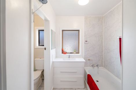 Photo of property in 28 Hudson Street, Bryndwr, Christchurch, 8053