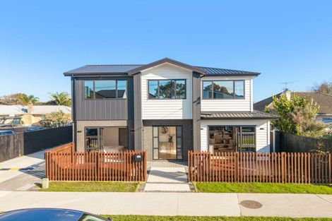 Photo of property in 71a Matipo Road, Te Atatu Peninsula, Auckland, 0610