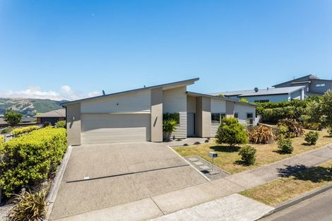 Photo of property in 28 Nelson Avenue, Aotea, Porirua, 5024