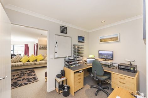 Photo of property in 29 Chestnut Close, Kelvin Grove, Palmerston North, 4414